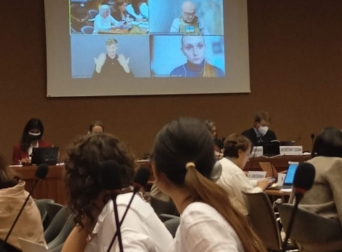 Олеся  Брязгунова виступає на неформальній публічній зустрічі у рамках 83 сесії Комітету ООН з ліквідації дискримінації щодо жінок. 17 жовтня 2022 року,  Женева. Фото Марини Руденко.